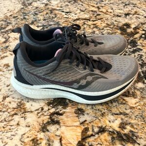 Saucony Endorphin Speed women’s Size 10
